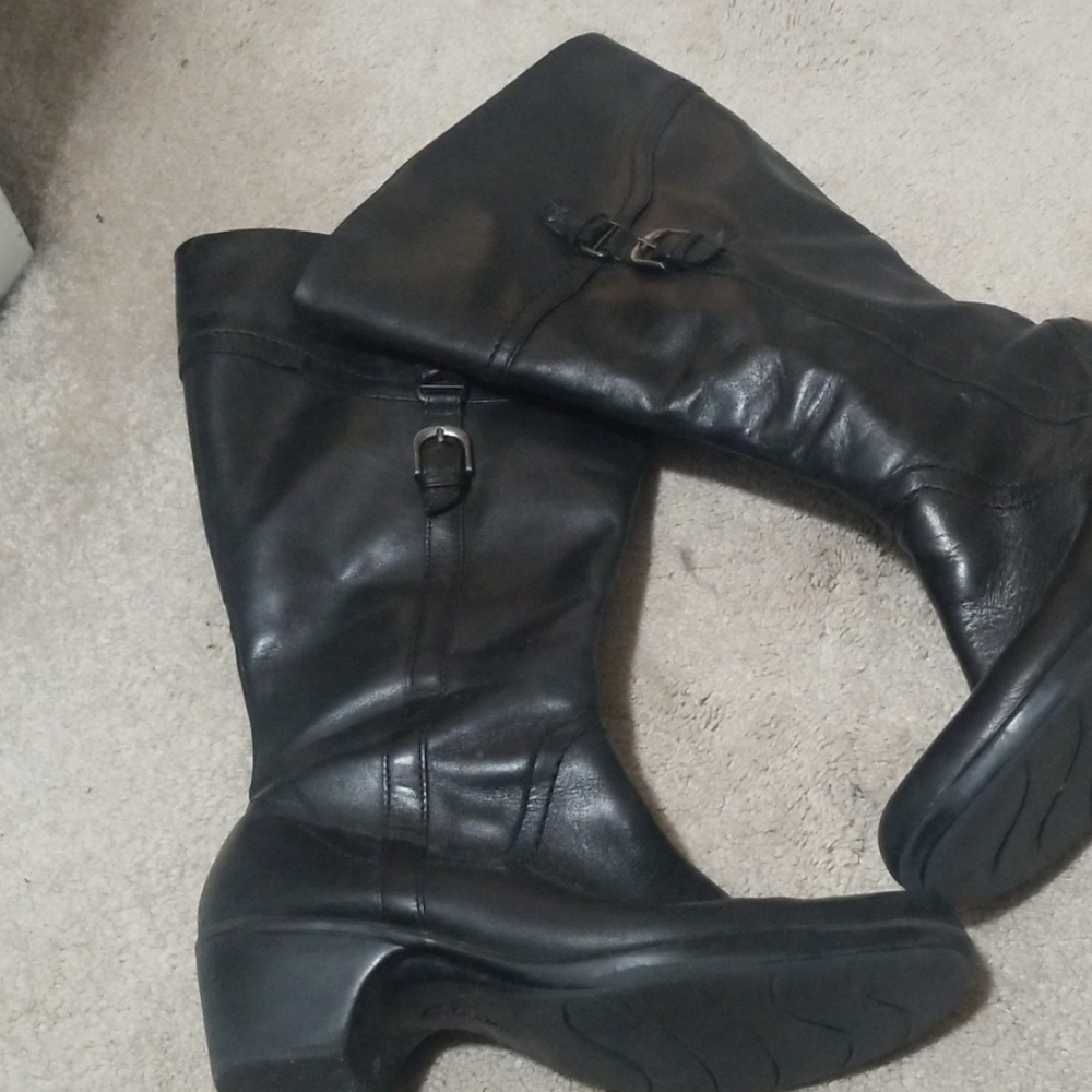 Gently used,  Wide calf black leather boot